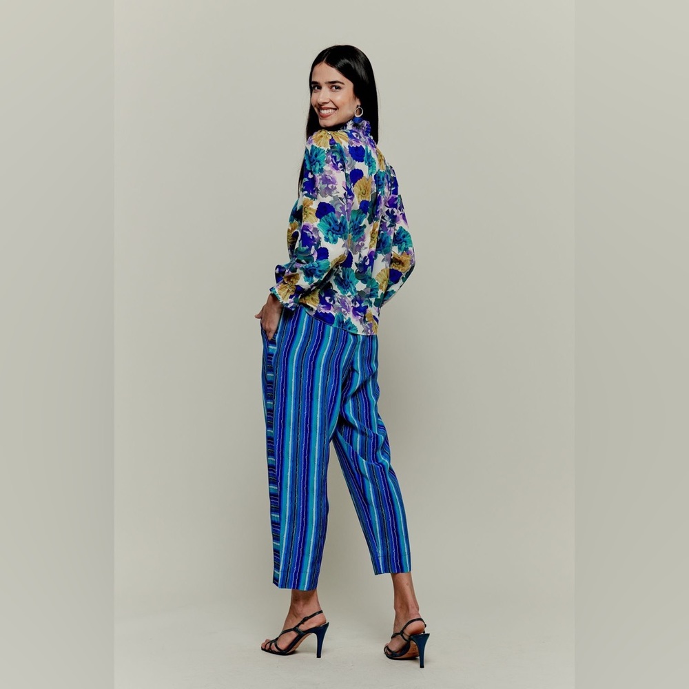Tucker NYC | Stella Top | Ella’s Lavender Bouquets - Picture 3 of 3